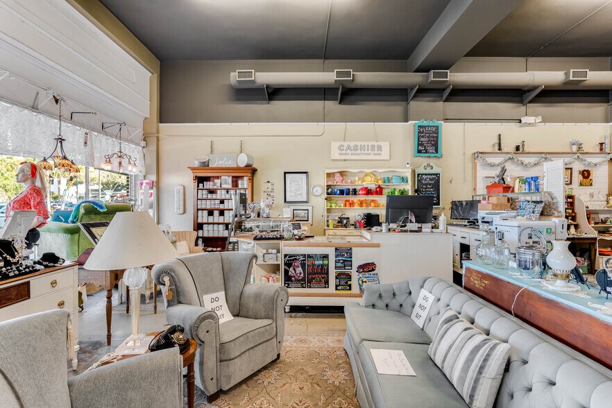 More Photos Of 114 S Woodland Blvd, Deland Storefront For Sale