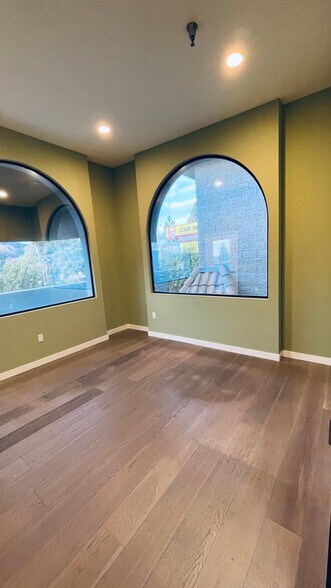 More Photos Of 3933 Foothill Blvd, Glendale Apartments For Lease