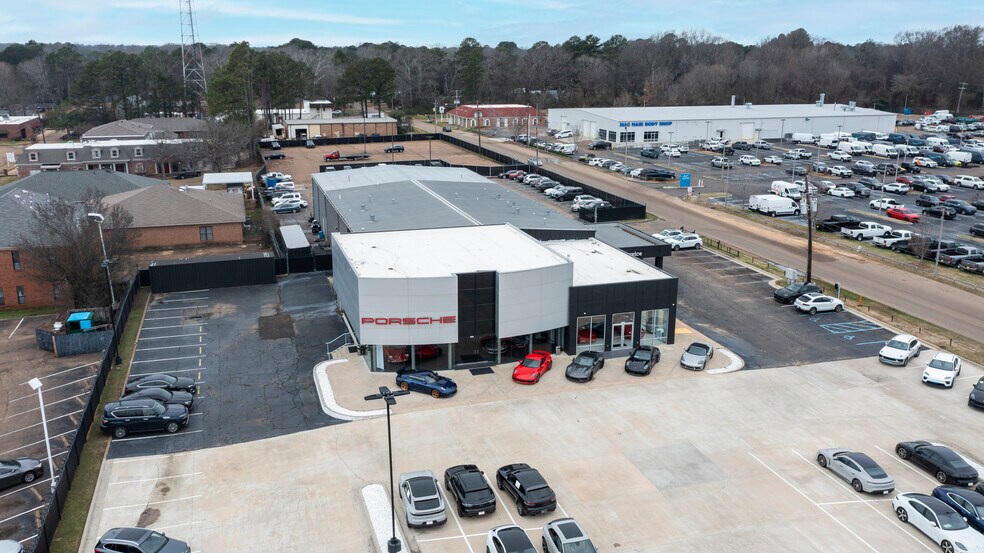 More Photos Of 5385 N I 55 St, Jackson Auto Dealership For Sale