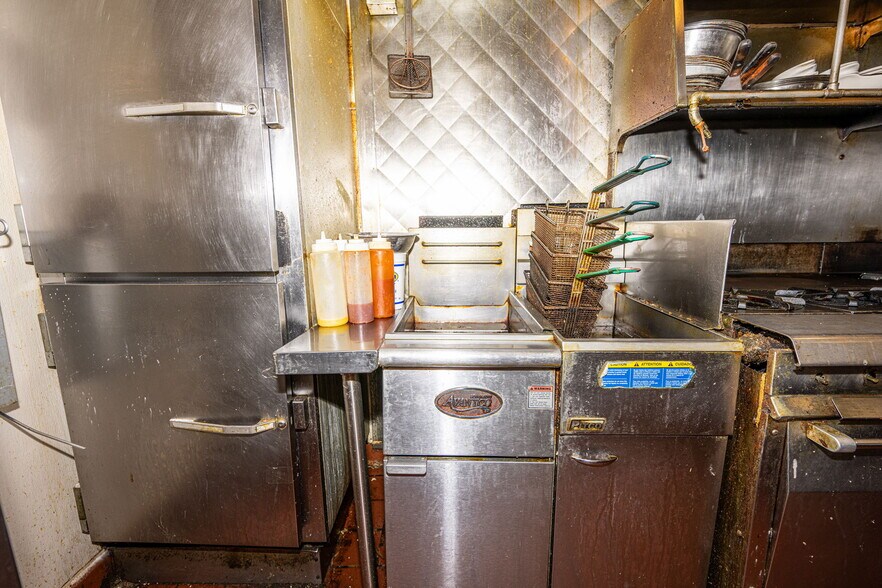 More Photos Of 3365 Abbott Rd, Orchard Park General Retail For Sale