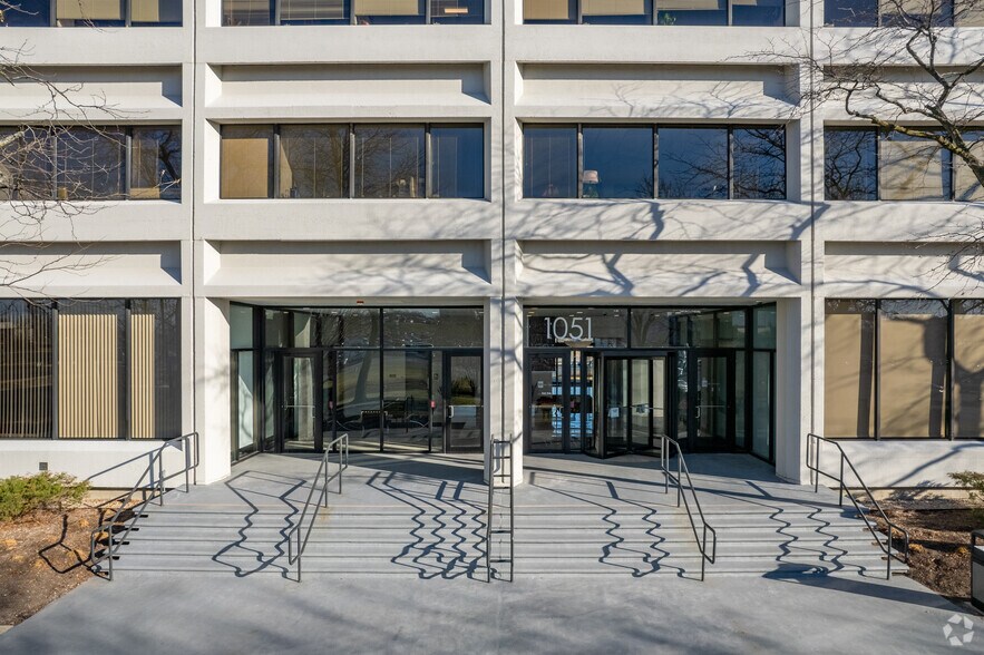More Photos Of 1051 Perimeter Dr, Schaumburg Office For Lease