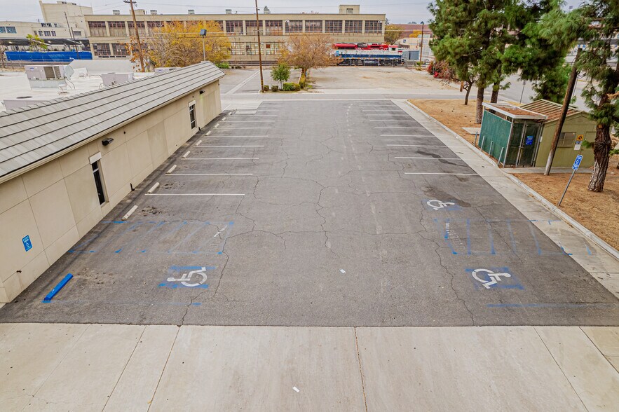 More Photos Of 1801 16th St, Bakersfield Medical For Sale