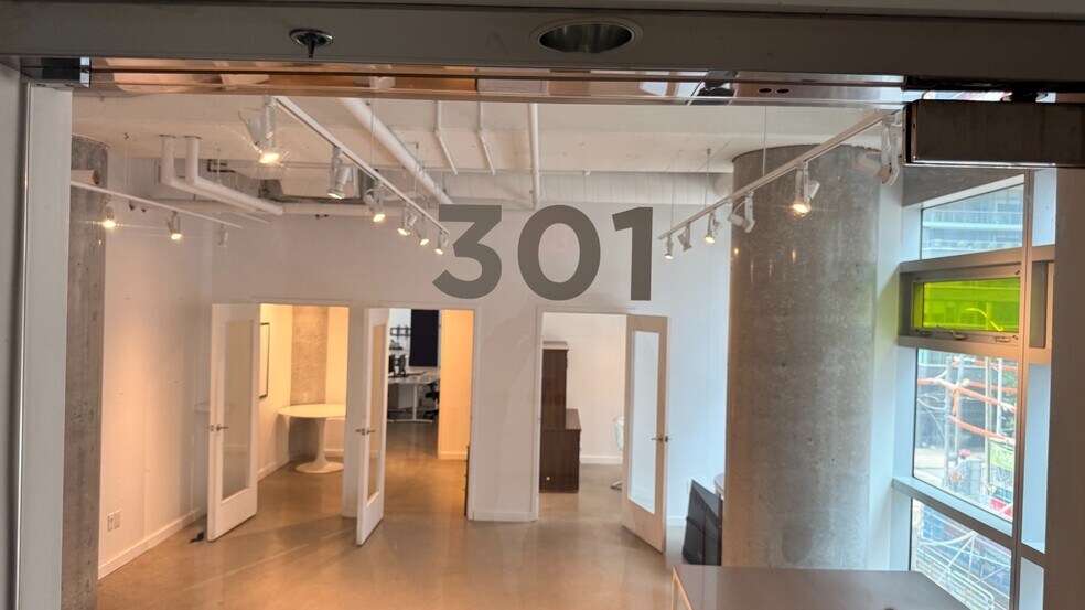 More Photos Of 373-375 King St W, Toronto Apartments For Lease
