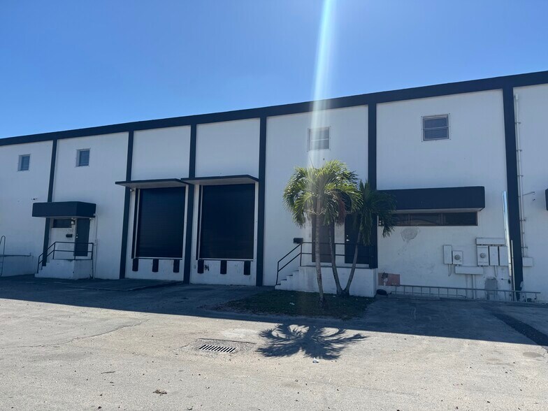 More Photos Of 4230 NW 128th St, Opa Locka Warehouse For Lease