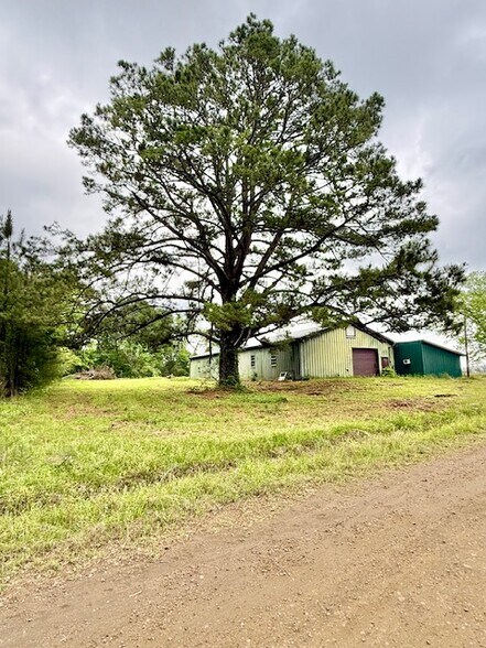 More Photos Of 5255 TX 121 Hwy, Hemphill Freestanding For Sale