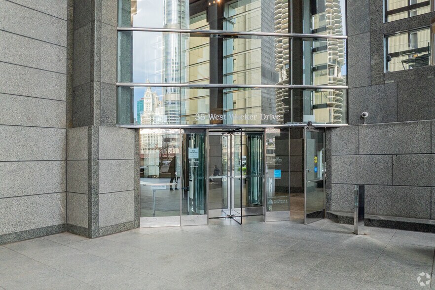 More Photos Of 35 W Wacker Dr, Chicago Office For Lease