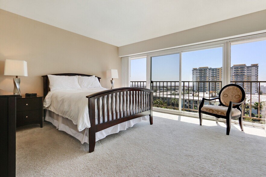 More Photos Of 415-425 Washington Blvd, Marina del Rey Apartments For Lease