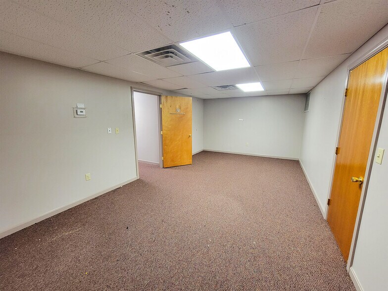 More Photos Of 50 Aldrin Rd, Plymouth Flex For Sale