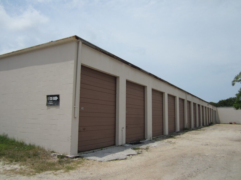 More Photos Of 1660 Tilley Ave, Clearwater Manufacturing For Lease
