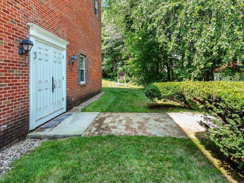 More Photos Of 45 Old Granite Rd, Ossipee Office For Sale