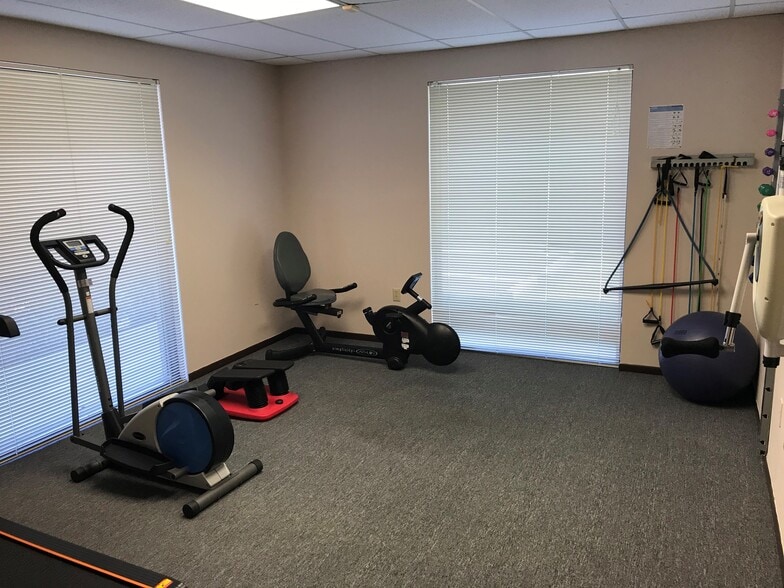 More Photos Of 6315 Presidential Ct, Fort Myers Office For Lease