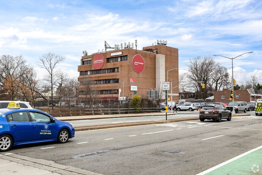 More Photos Of 163-03 Horace Harding Expy, Fresh Mdws, Fresh Meadows Medical For Sale