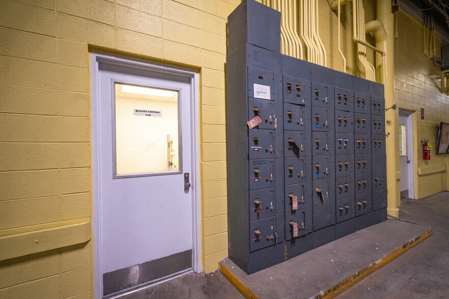 More Photos Of 1664 Sharon Rd, Washington Warehouse For Sale