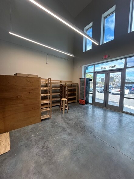 More Photos Of 5212 Bridge St, Tampa Storefront Retail Office For Lease