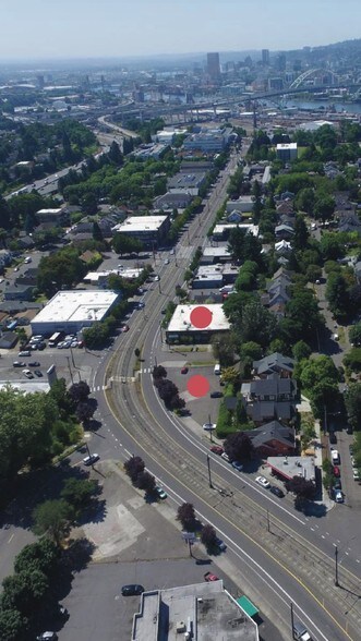 More Photos Of 4075 N Interstate Ave, Portland Showroom For Lease