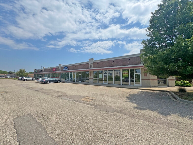 More Photos Of 3013 W Shore Dr, Holland Storefront For Lease