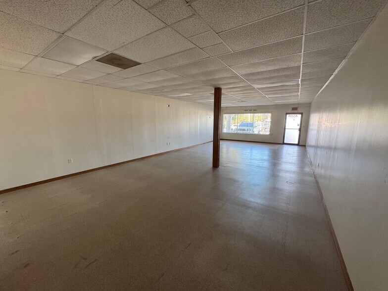 More Photos Of 4500 Commercial Way, Spring Hill General Retail For Lease