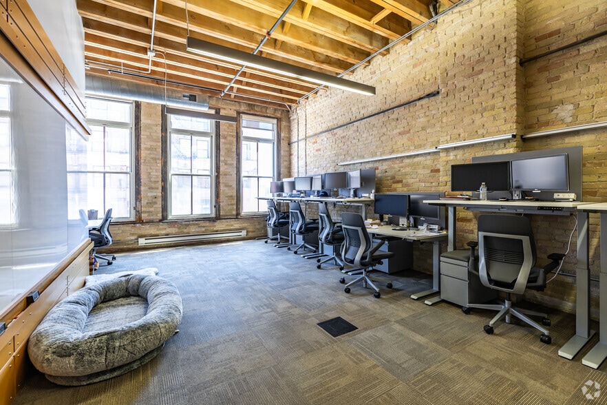 More Photos Of 301-315 N Broadway, Milwaukee Office For Lease