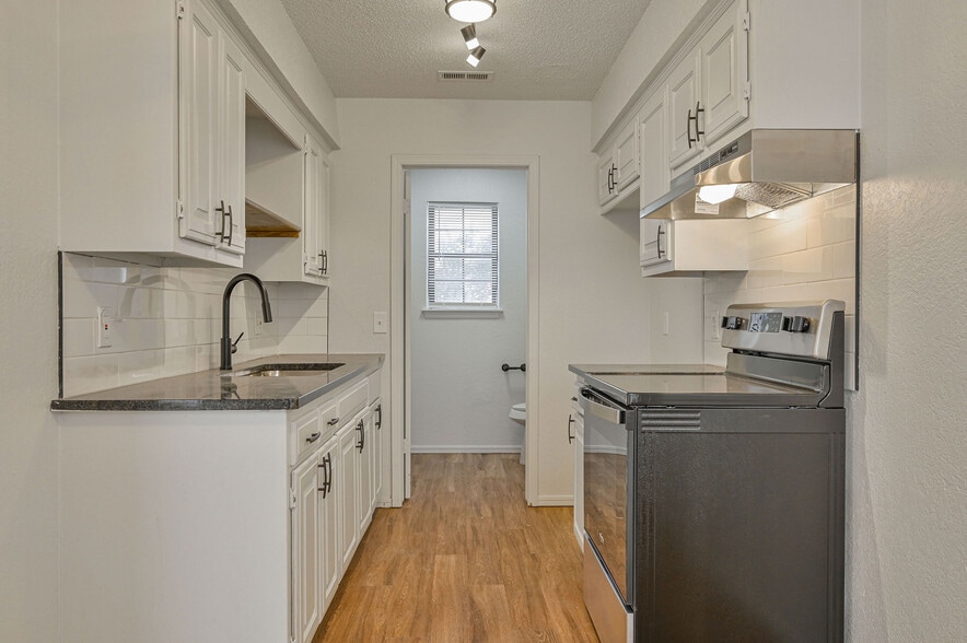 More Photos Of 8300 NW 10th St, Oklahoma City Apartments For Sale