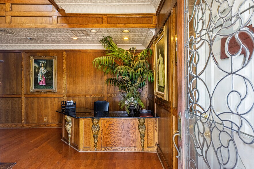 More Photos Of 307 E Chapman Ave, Orange Office For Sale