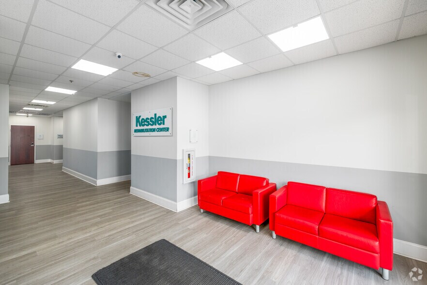 More Photos Of 3525 Quakerbridge Rd, Hamilton Office For Sale