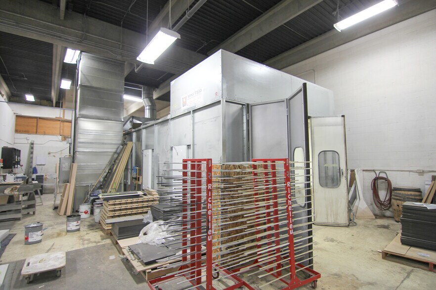 More Photos Of 4215 61 Av SE, Calgary Distribution For Lease