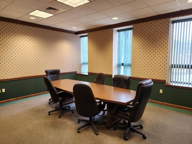 More Photos Of 373 Cleveland St, Rochester Medical For Lease
