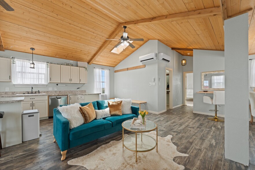 More Photos Of 3119 County Road 2730, Glen Rose Lodge Meeting Hall For Sale