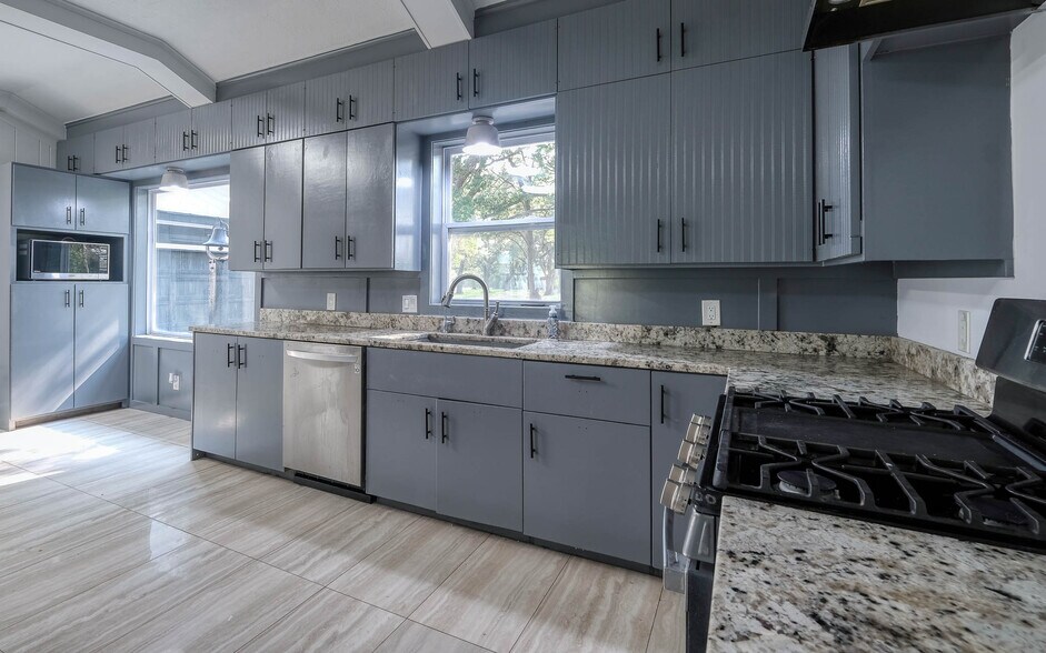 More Photos Of 20515 Kickapoo Rd, Waller Light Distribution For Sale