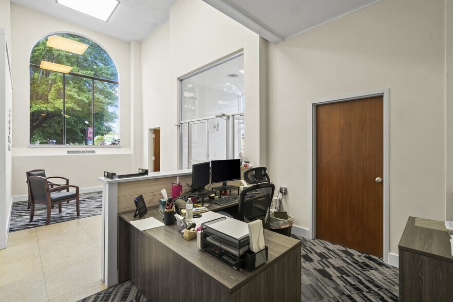 More Photos Of 1441 N Market St, Dayton Office For Sale