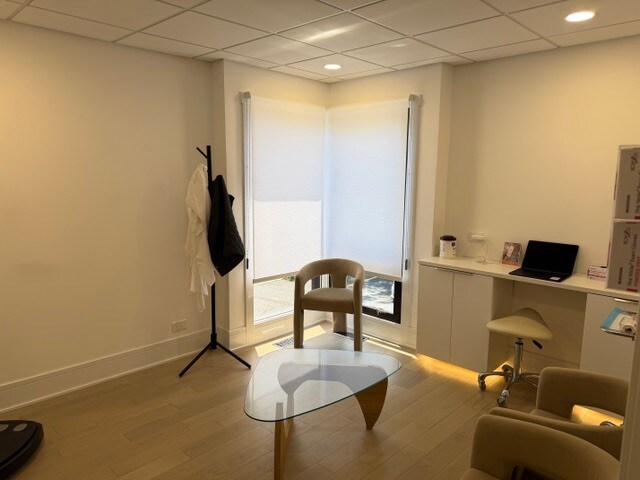 More Photos Of 710 N York Rd, Hinsdale Medical For Lease