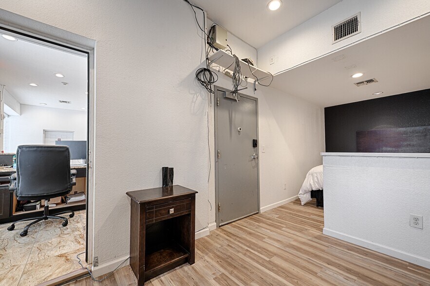 More Photos Of 110 S Main, Dilley Hotel For Sale