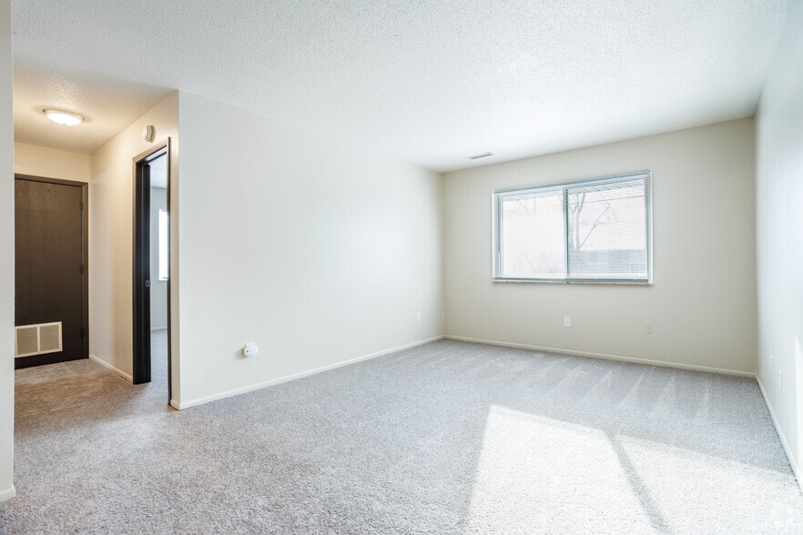 More Photos Of 2822-2846 Eldora Dr, Toledo Apartments For Sale