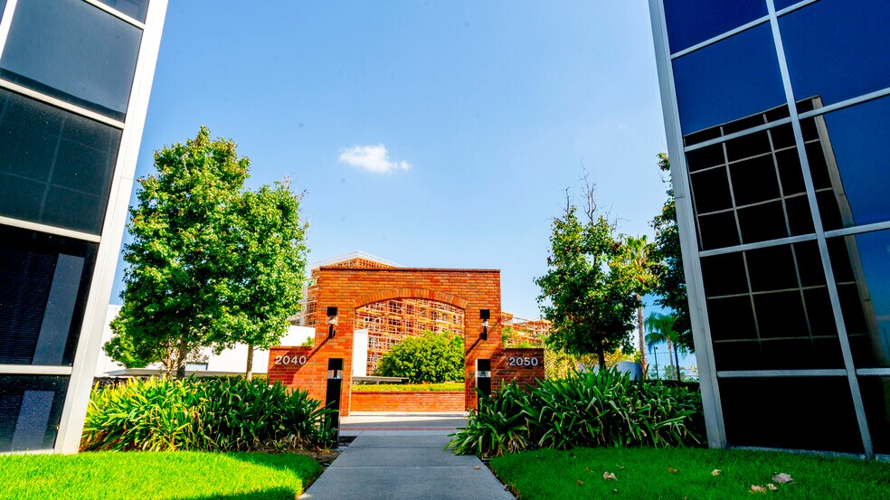 More Photos Of 2040 S Santa Cruz St, Anaheim Office For Lease