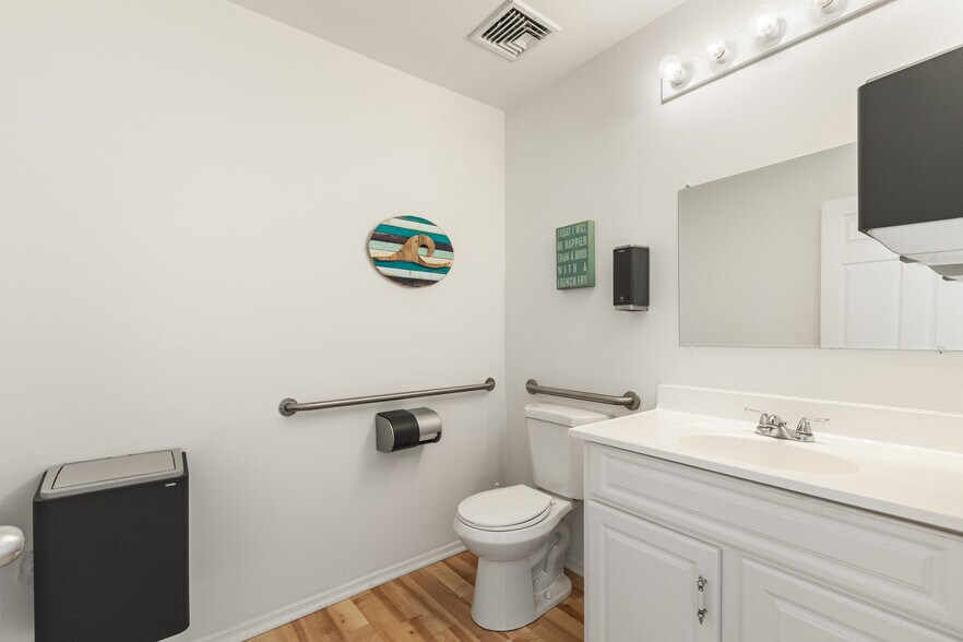 More Photos Of 2417 Bridge Ave, Point Pleasant Office For Sale
