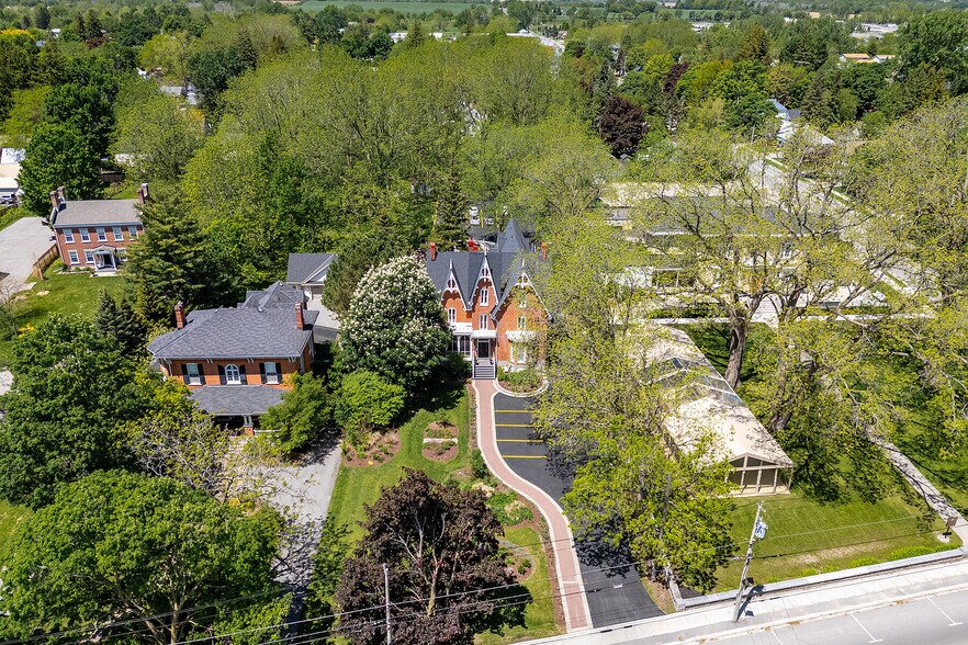More Photos Of 343 Main St E, Picton Hotel For Sale