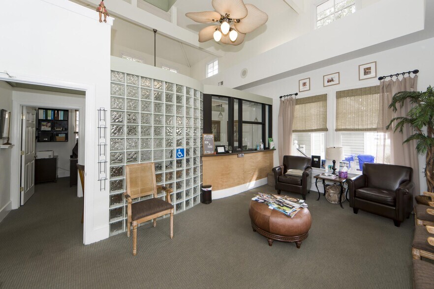 More Photos Of 531 Folly Rd, Charleston Medical For Sale