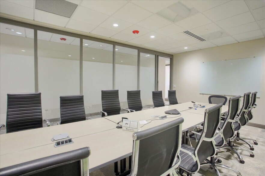 More Photos Of 1000 N Cameron St, Harrisburg Flex For Lease