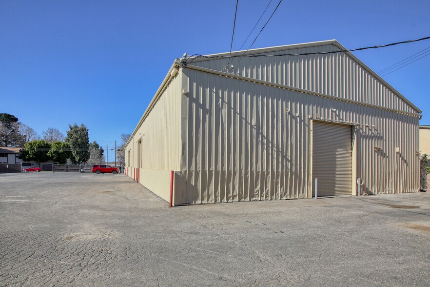 More Photos Of 504 S Western Ave, Santa Maria Warehouse For Sale