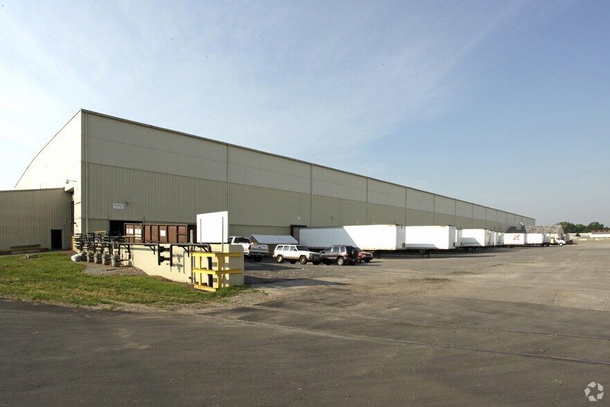 More Photos Of 541 Industry Rd, Louisville Manufacturing For Lease