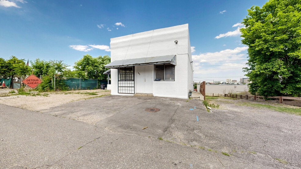 More Photos Of 4342 Delaware St, Denver Warehouse For Sale