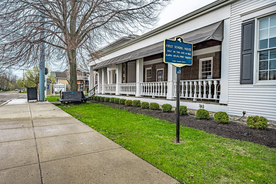 More Photos Of 310 Lake St, Wilson Hotel For Sale