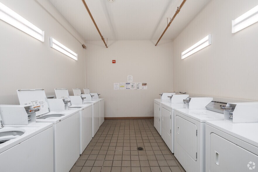 More Photos Of 617 Hiawatha Blvd E, Syracuse Apartments For Lease