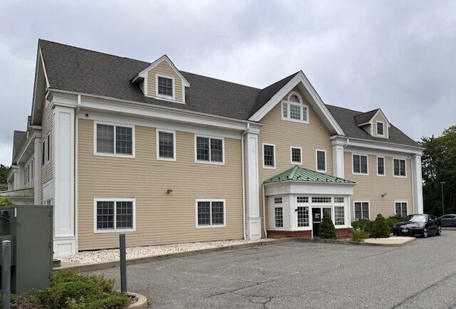 More Photos Of 135 Bedford Rd, Armonk Medical For Lease