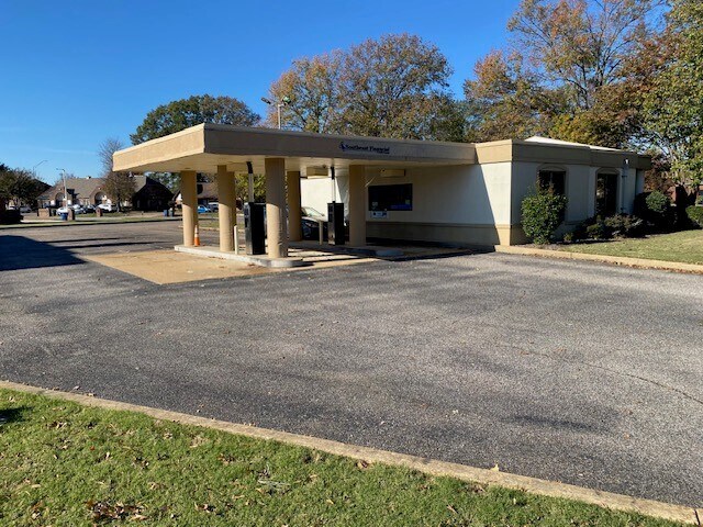 More Photos Of 265 German Oak Dr, Cordova Specialty For Sale