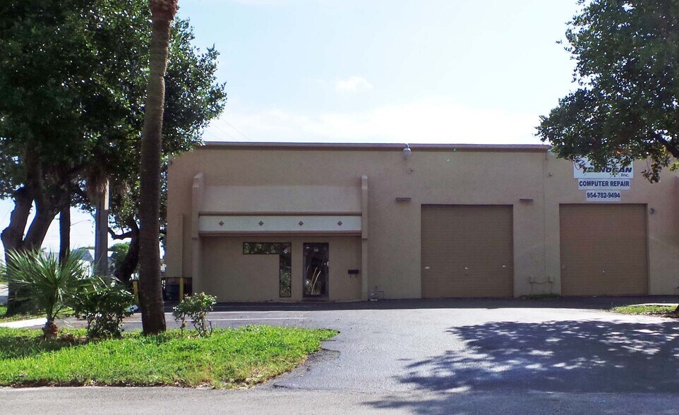 More Photos Of 337-379 SW 13th Ave, Pompano Beach Warehouse For Lease