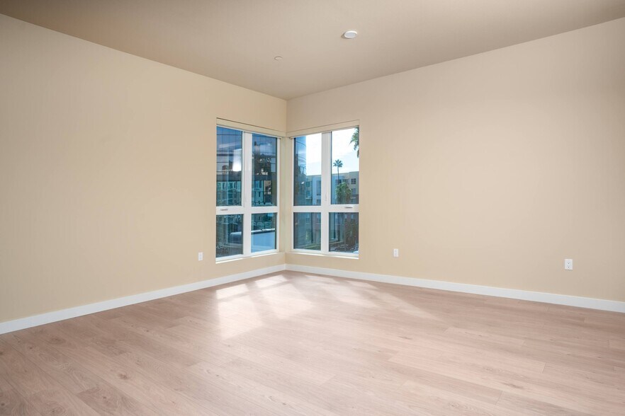 More Photos Of 1511 N Fairfax Ave, Los Angeles Apartments For Lease