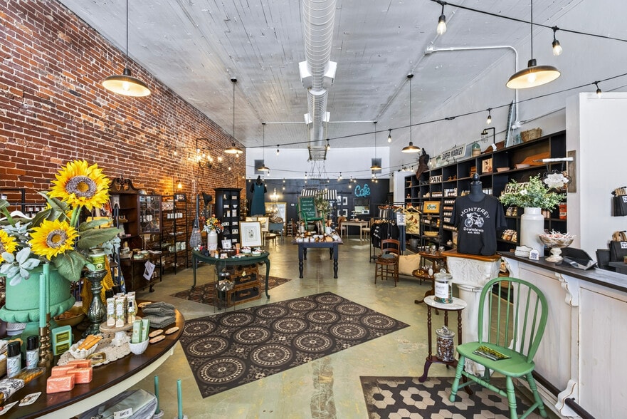 More Photos Of 107 W Commercial Ave, Monterey Office For Sale