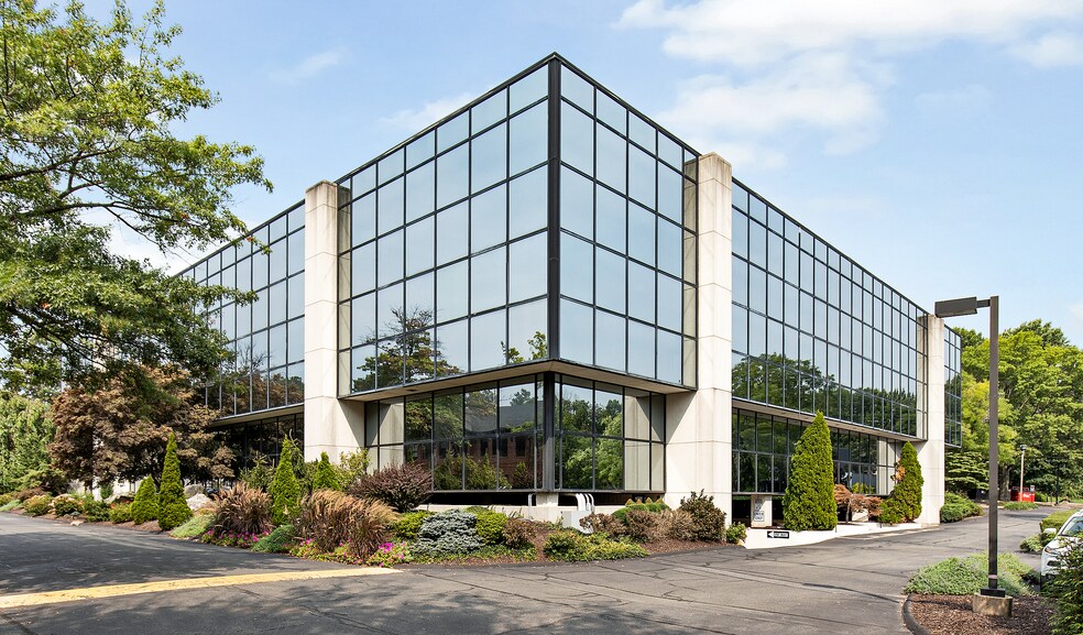 More Photos Of 9 Old Kings Hwy S, Darien Office For Lease