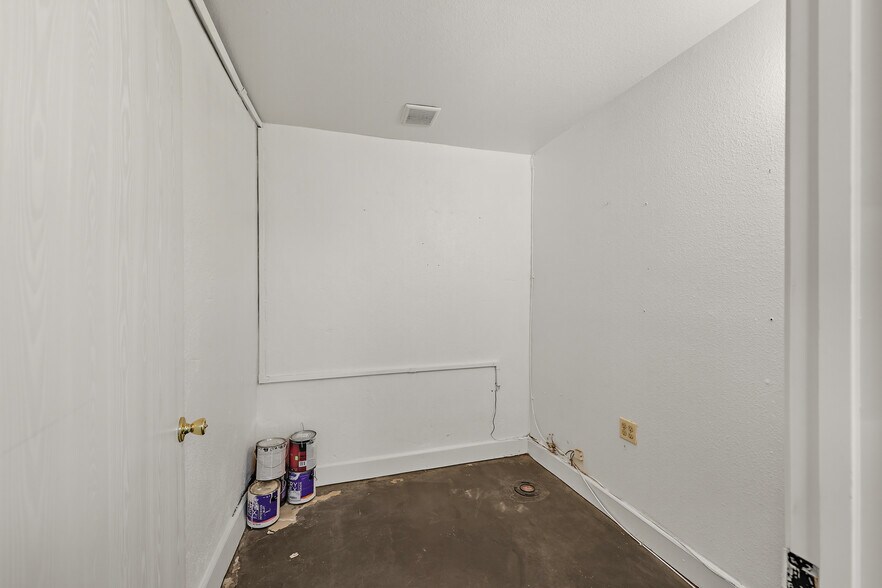 More Photos Of 240 Airpark Rd, Atwater Warehouse For Lease